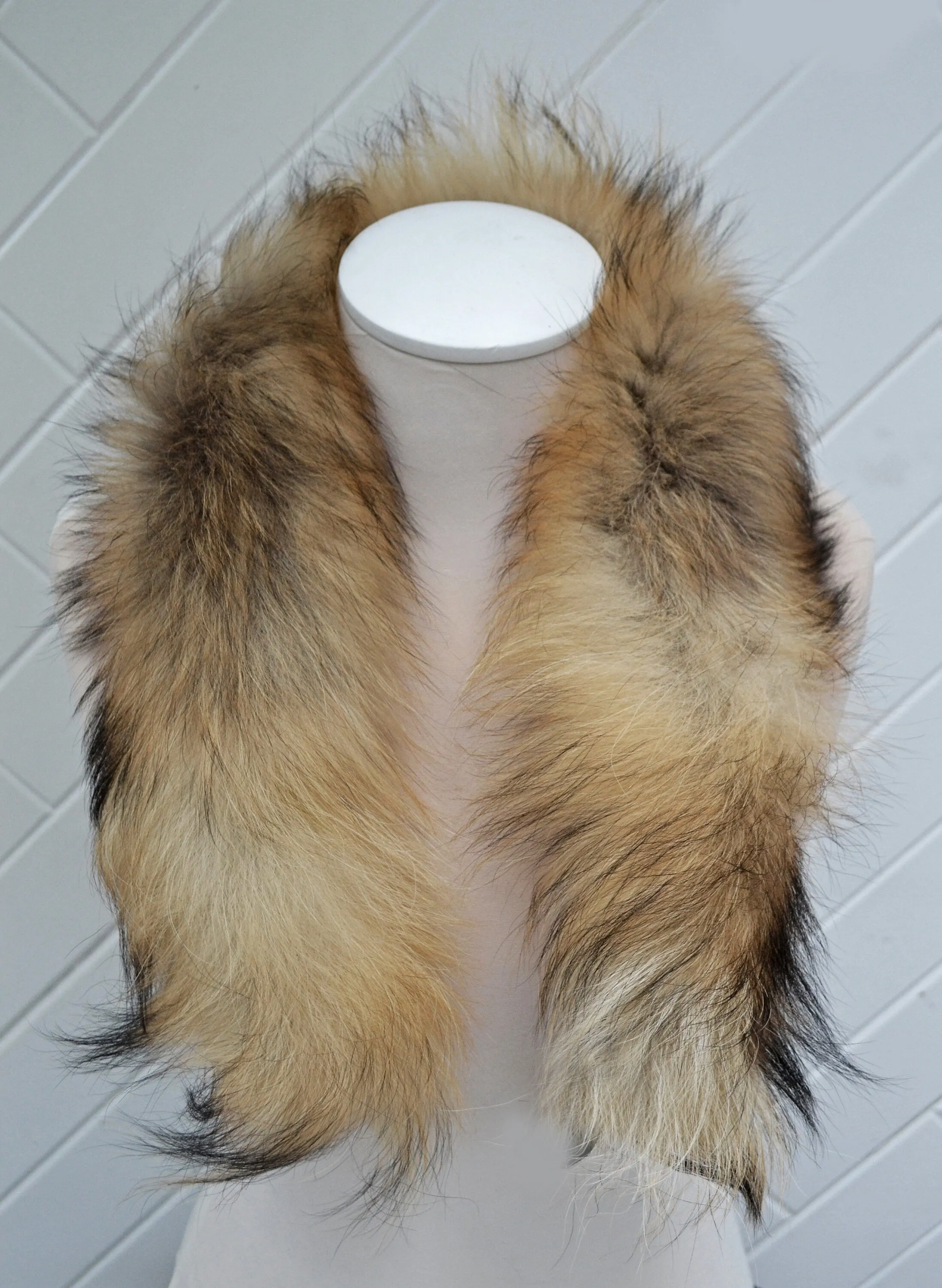 BY ORDER, Real Raccoon Fur (Tail) Trim Hood, Fur collar trim, Raccoon Fur Collar, Fur Scarf, Fur Ruff, Fur Hood, Fur stripe, Coat Trim