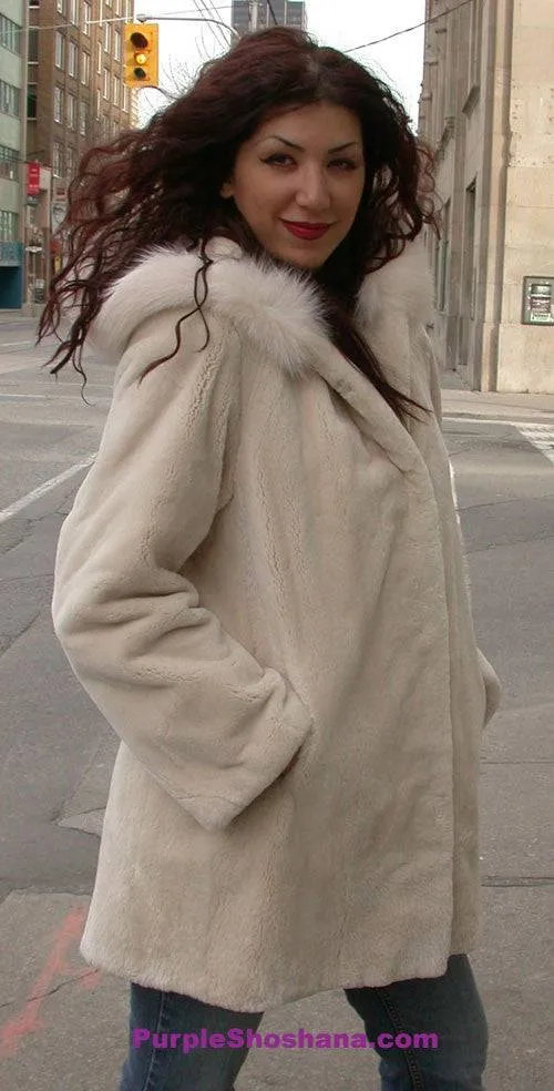 Hooded Cream Sheared Beaver Fur Coat S / M