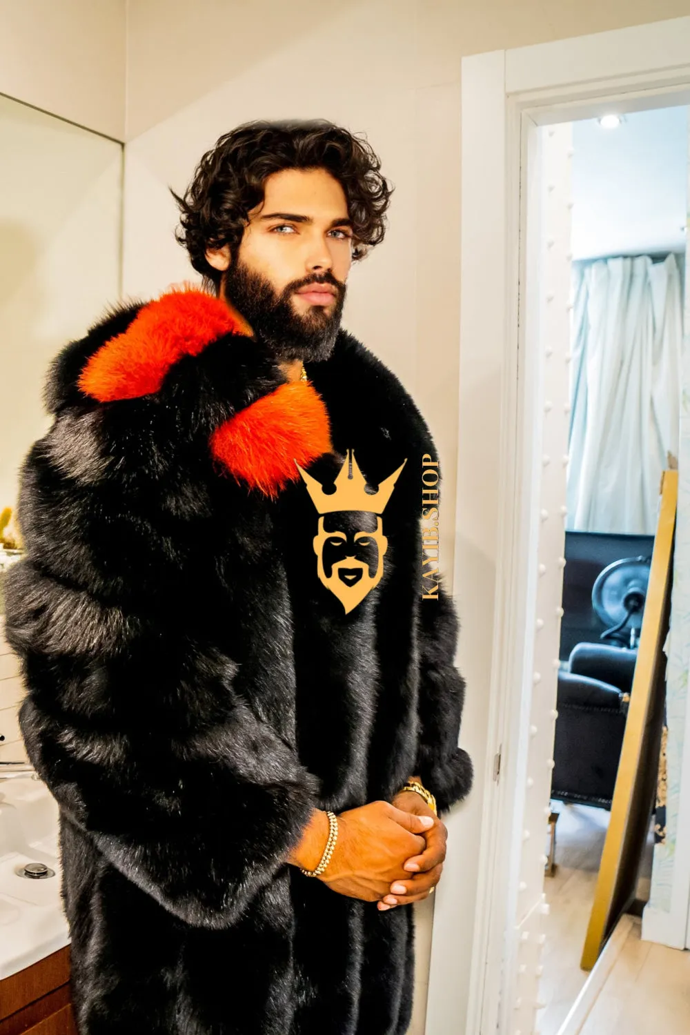 Luxurious Fox Fur Coats for Men - Elevate Your Style and Warmth"