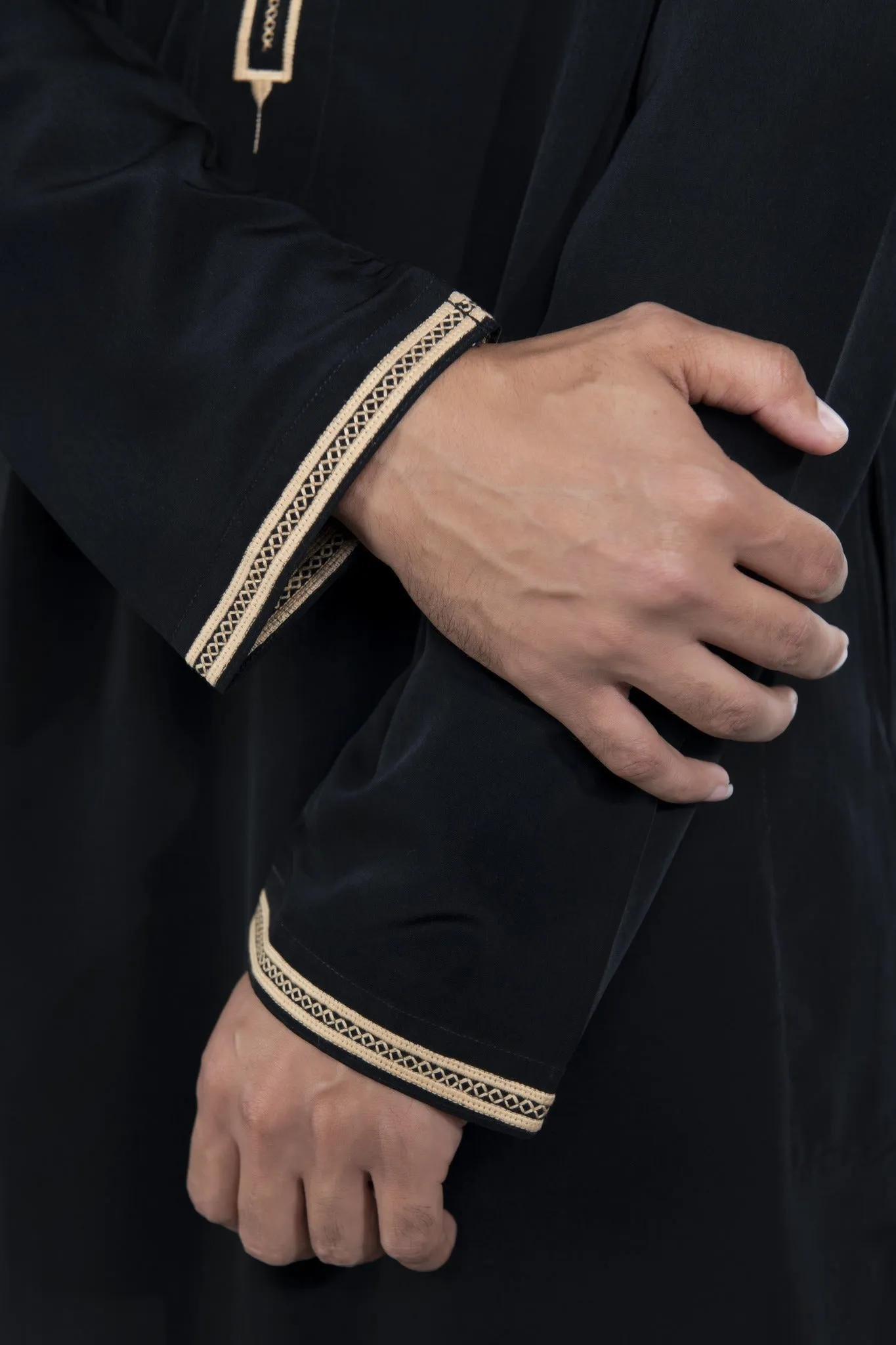 RM23 Black & Gold Patterned Omani Jubba