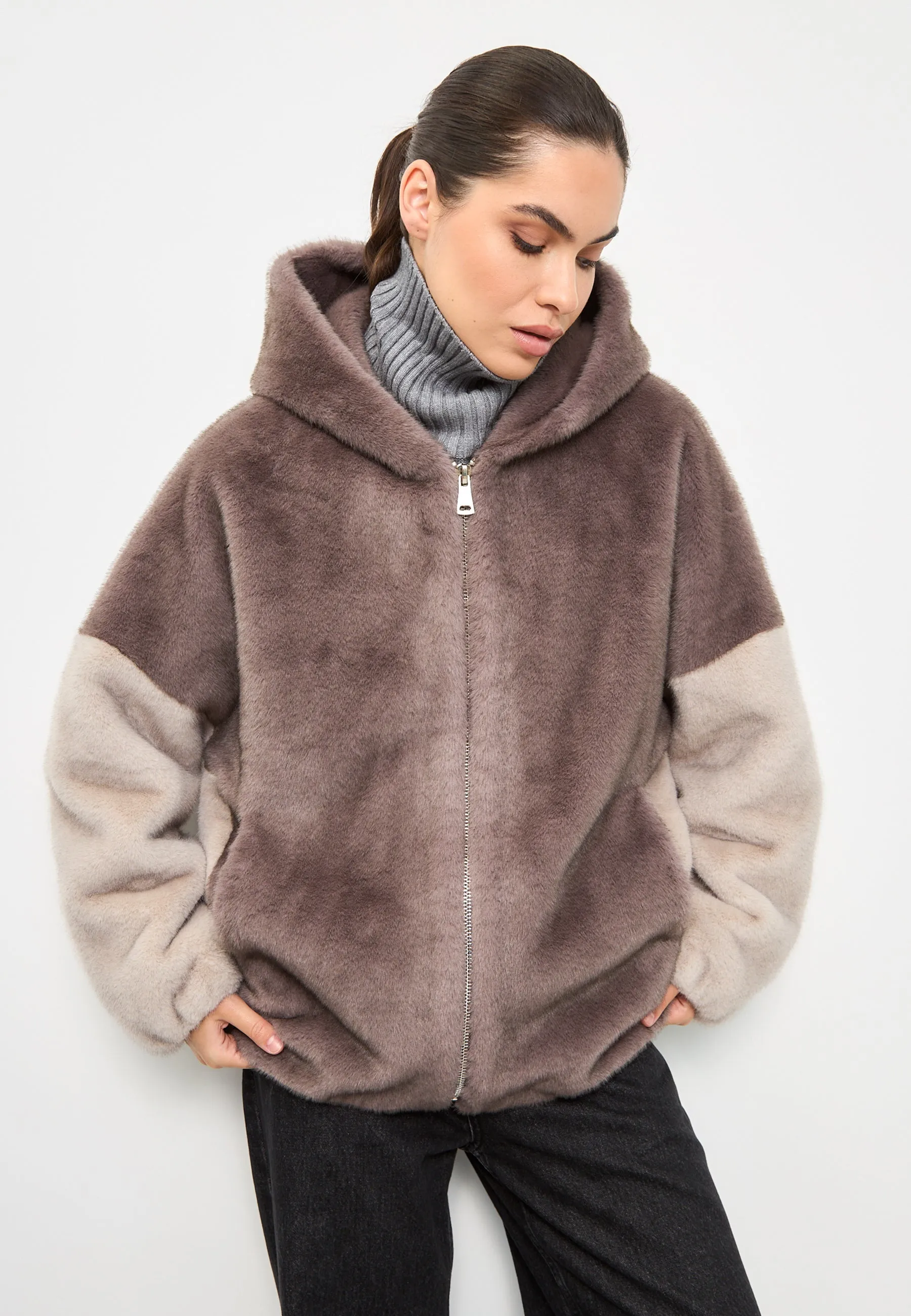 Stylish Hooded Faux Fur Jacket Reyna - Brown