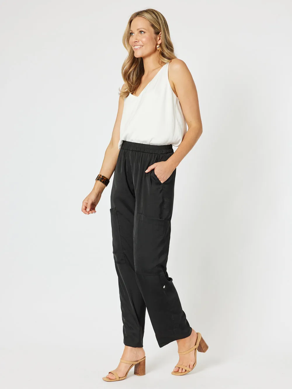 Traveller Luxe Side Button Pant - Black